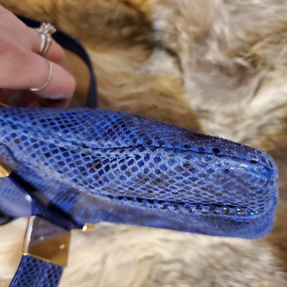 LIKE NEW Michael Kors Blue Leather Crossbody  Bag c - Picture 7 of 9